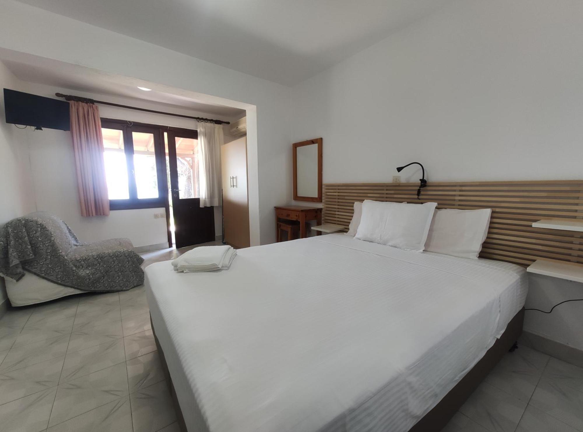 Para Thin Alos Inn Neos Marmaras Ngoại thất bức ảnh